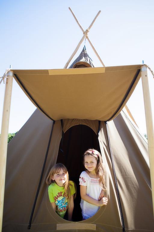 Отель Durrell Wildlife Camp Тринити Номер фото